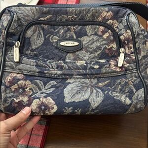 Jaguar - Vintage Floral Blue Women's Toiletry/Shoulder travel bag